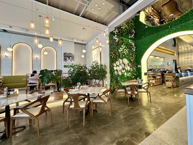 Table Star - Lottte Mall Tây Hồ - không gian 3