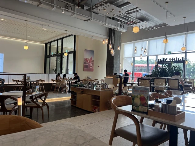 Table Star - Lottte Mall Tây Hồ - không gian 2