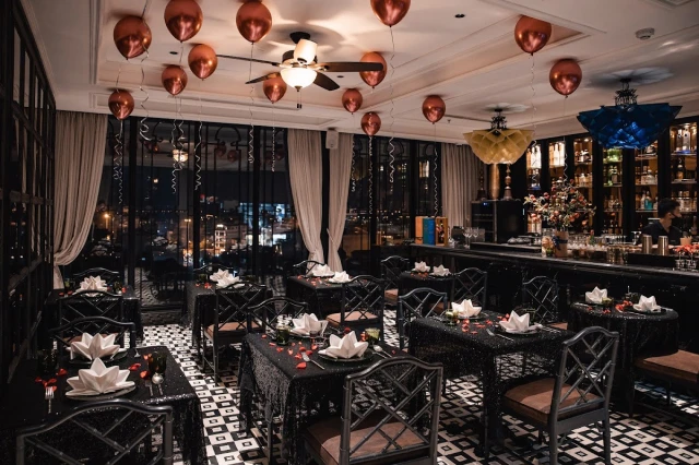 Cloud Nine Restaurant - Hàng Bè - không gian 1