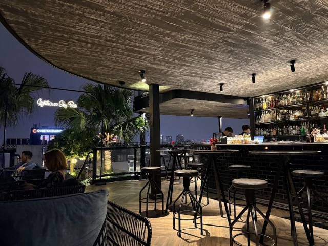 Lighthouse Sky Bar - Hàng Bè - không gian 5