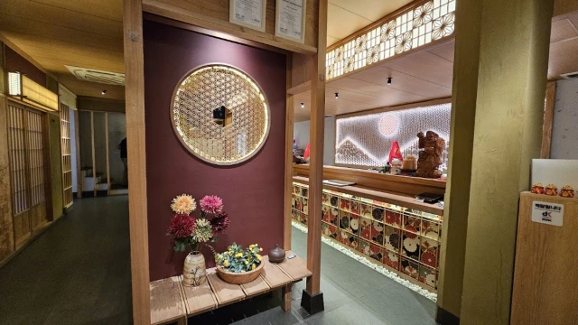 Hikami Sushi - Gia Lâm Vinhomes - không gian 3