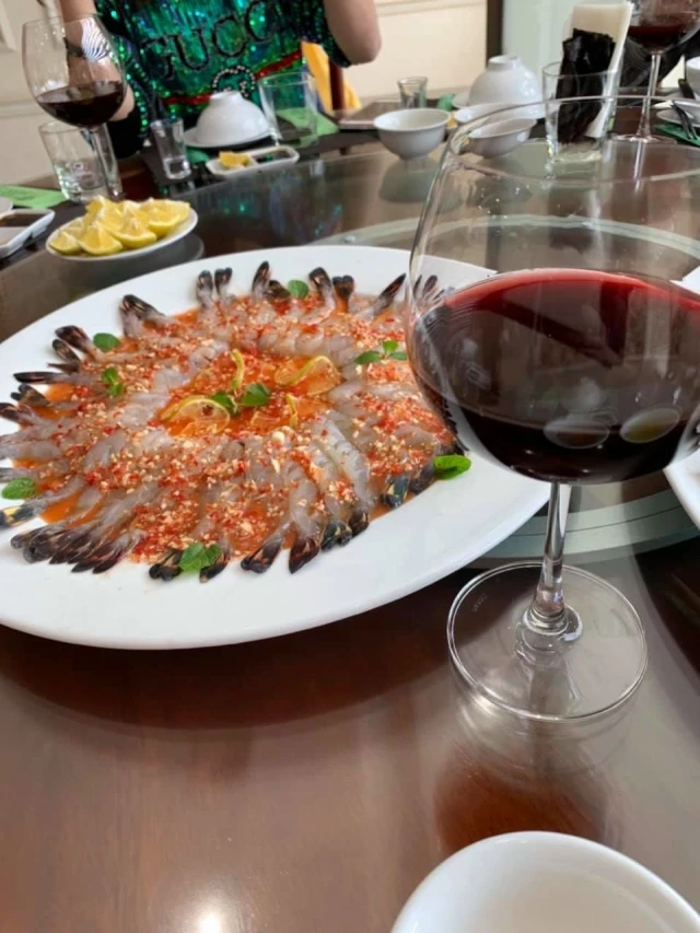 Nhà Hàng Rừng và Biển - Trần Vỹ