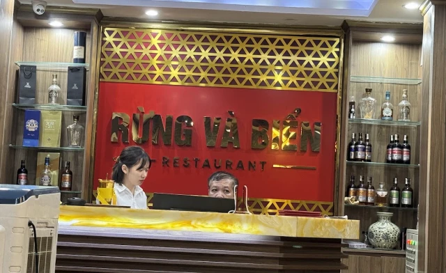 Nhà Hàng Rừng và Biển - Trần Vỹ - không gian 2
