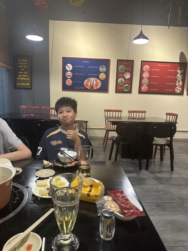 Lẩu Tôm Sen Đào - Nguyễn Thị Định