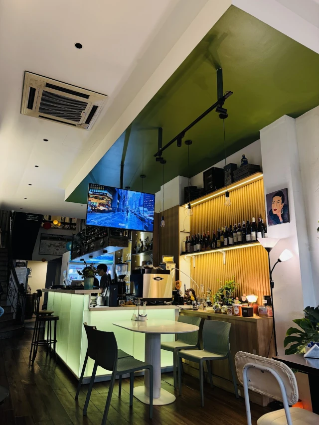 Au Delice - Lê Văn Hưu - không gian 2