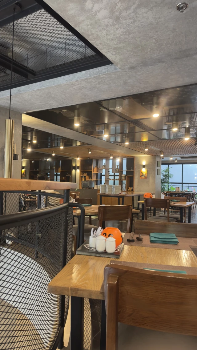 Spice Viet Hanoi - Nguyễn Trường Tộ - không gian 5