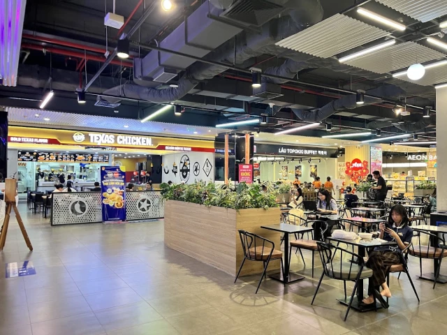 Kuma Pizza - Aeon Xuân Thủy - không gian 4