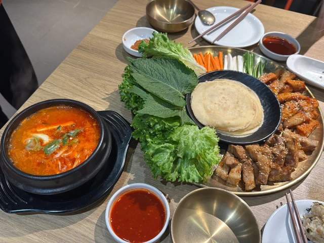 SSamjang - Nướng & Cuốn Chợ Hàn - Linh Đàm