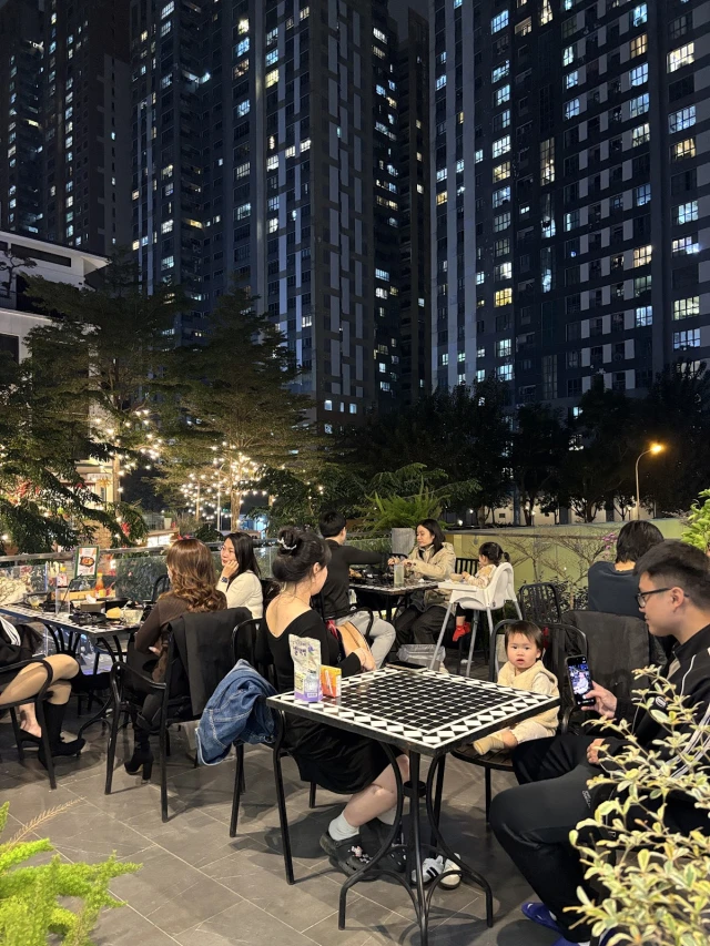 Bít Tết Ngọc Hiếu - Hoàng Thành Villas - không gian 6