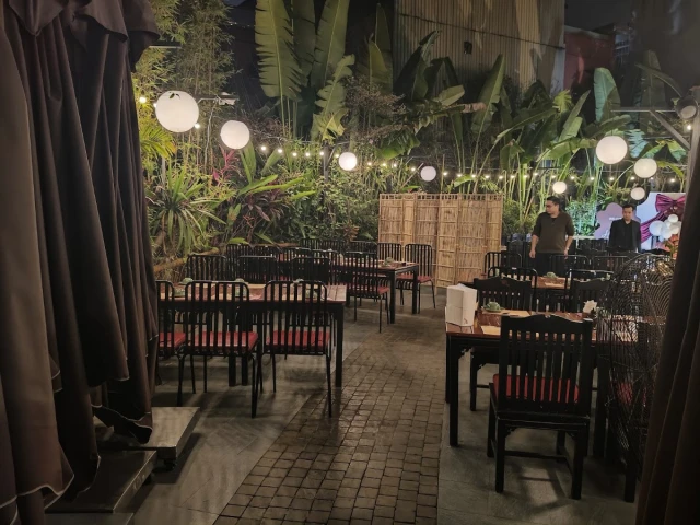 Phụng Thành - Traditional Cuisine - Nguyễn Bỉnh Khiêm - không gian 2