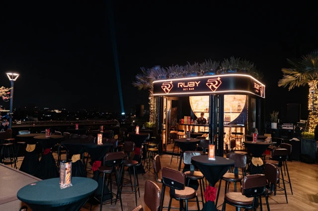 Ruby Sky Bar - Đào Duy Từ - không gian 5