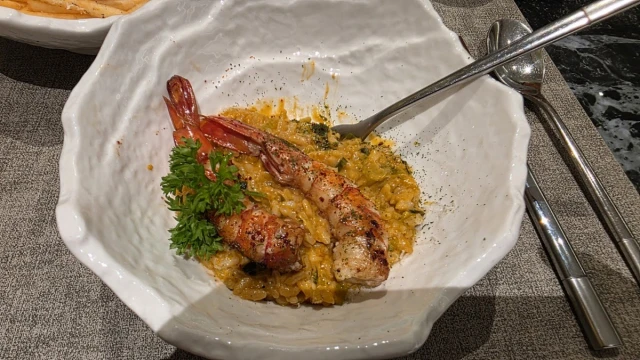 Nhà hàng Link Bistro Cafe - Bà Triệu