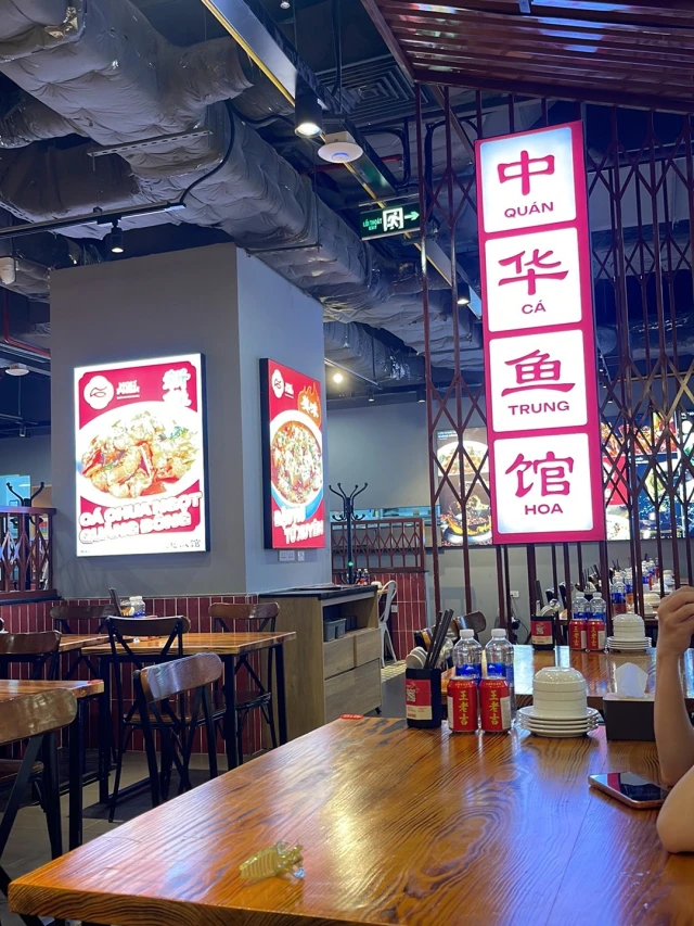 Ngư Phàn - Royal City - không gian 2