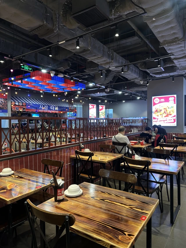 Ngư Phàn - Royal City - không gian 5