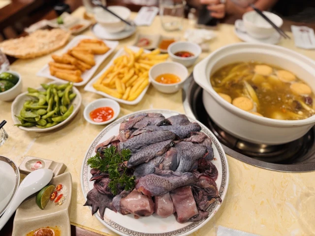 Lẩu Nấm Thiên Nhiên Hoàng Phố - 34 Nguyễn Thị Định