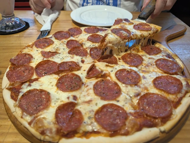 Pepperonis - Hàng Trống