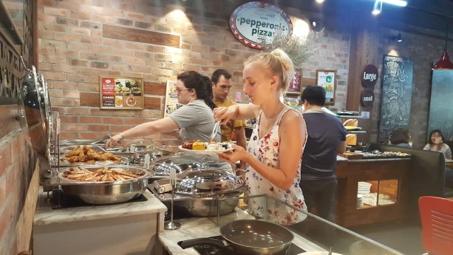 Pepperonis - Hàng Trống - không gian 6