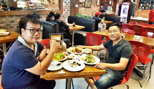 Pepperonis - Hàng Trống - không gian 5