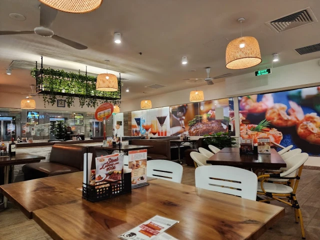Al Fresco’s - Vincom Long Biên - không gian 1