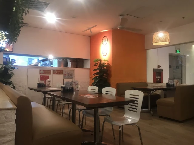 Al Fresco’s - Vincom Long Biên - không gian 3