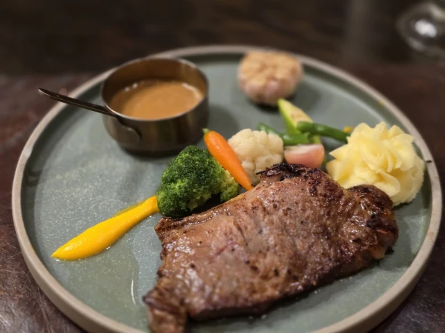 GRILLE6 Steakhouse - Hào Nam