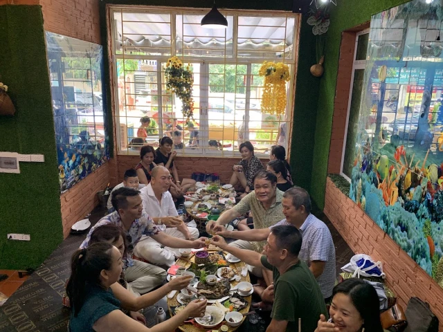Thái Tộc Quán - Linh Đàm - không gian 4