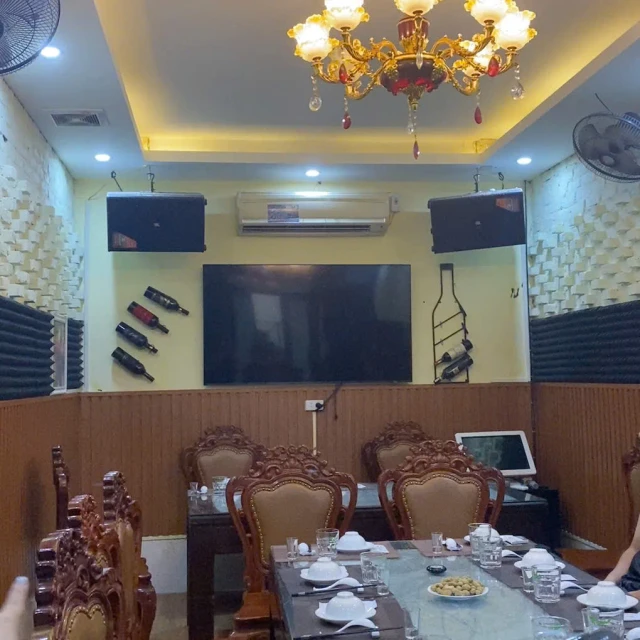 Ớt Xanh - Hồ Đắc Di - không gian 1