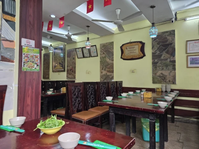 Khoa Ngan Xưa và Nay - Hai Bà Trưng - không gian 2