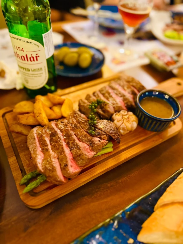 Mega Dunk Bistro - Nguyễn Chánh