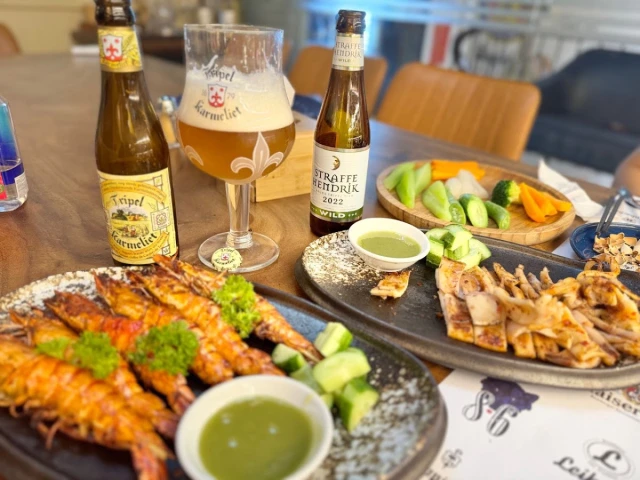 Mega Dunk Bistro - Nguyễn Chánh