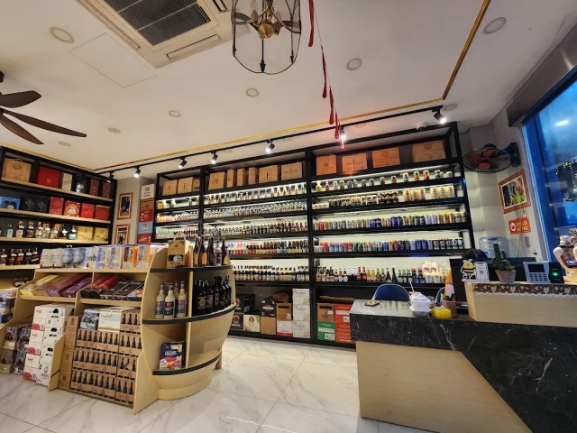 Mega Dunk Bistro - Nguyễn Chánh - không gian 5