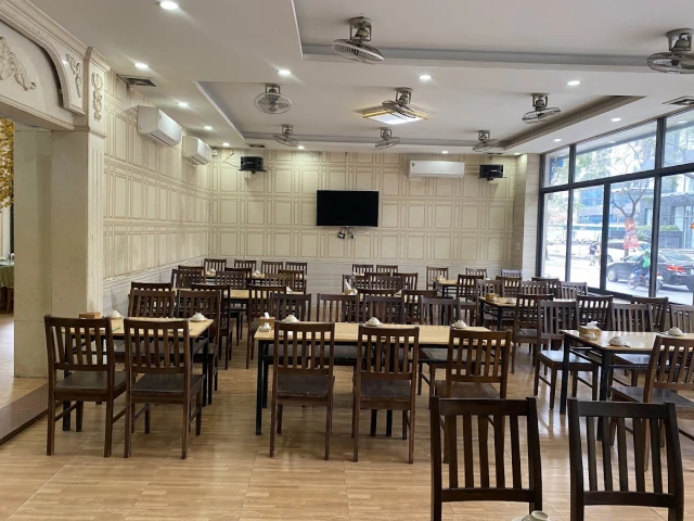 Hương Xưa Bia Hải Hói - Ngụy Như Kon Tum - không gian 1