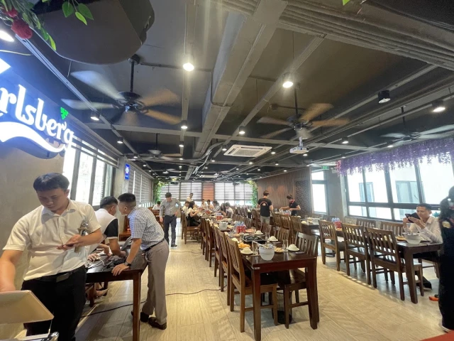 Hương Xưa Bia Hải Hói - Ngụy Như Kon Tum - không gian 2