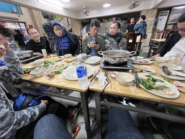 Hương Xưa Bia Hải Hói - Ngụy Như Kon Tum - không gian 3