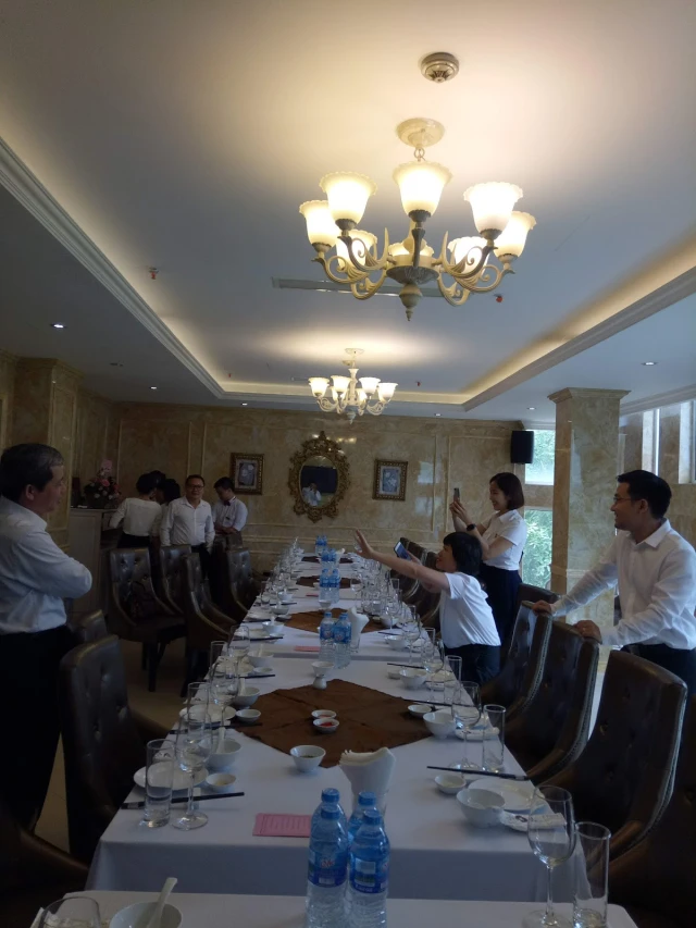 Hương Xưa Bia Hải Hói - Ngụy Như Kon Tum - không gian 6