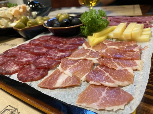 Bia Sành Điệu - Lưu Quang Vũ