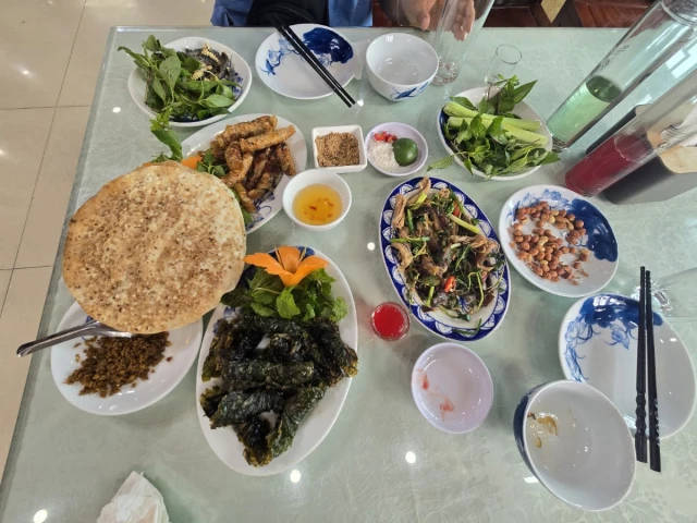 Nguyễn Văn Dực - Việt Hưng