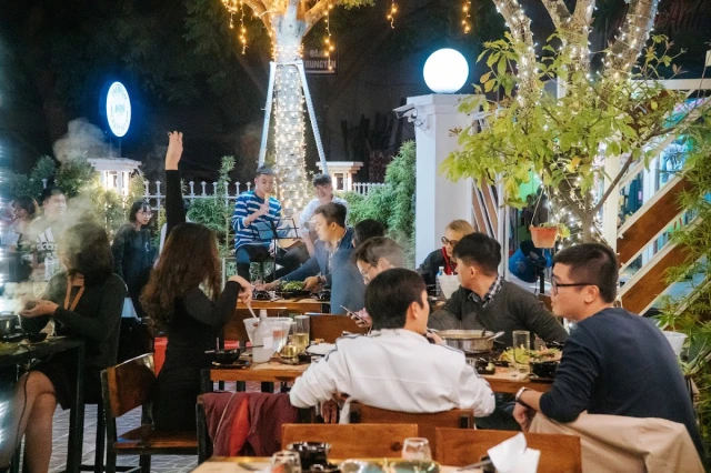 Đại Mạch Bia Quán - Lưu Quang Vũ - không gian 4