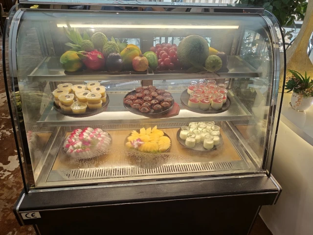 Full Moon International Cuisine - Đội Cấn - không gian 3