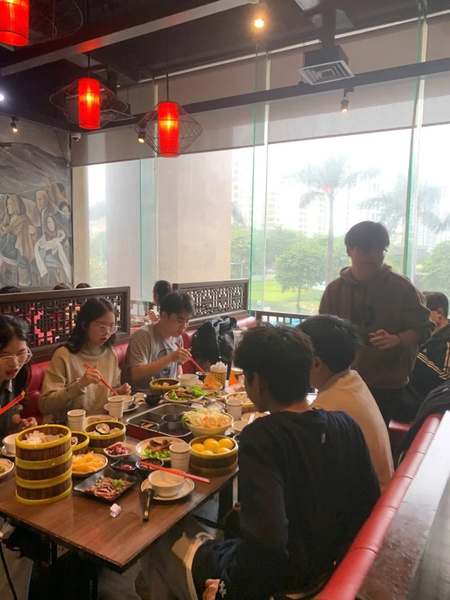 FengHuang Dimsum & Lẩu Trung Hoa - Lê Đức Thọ - không gian 1
