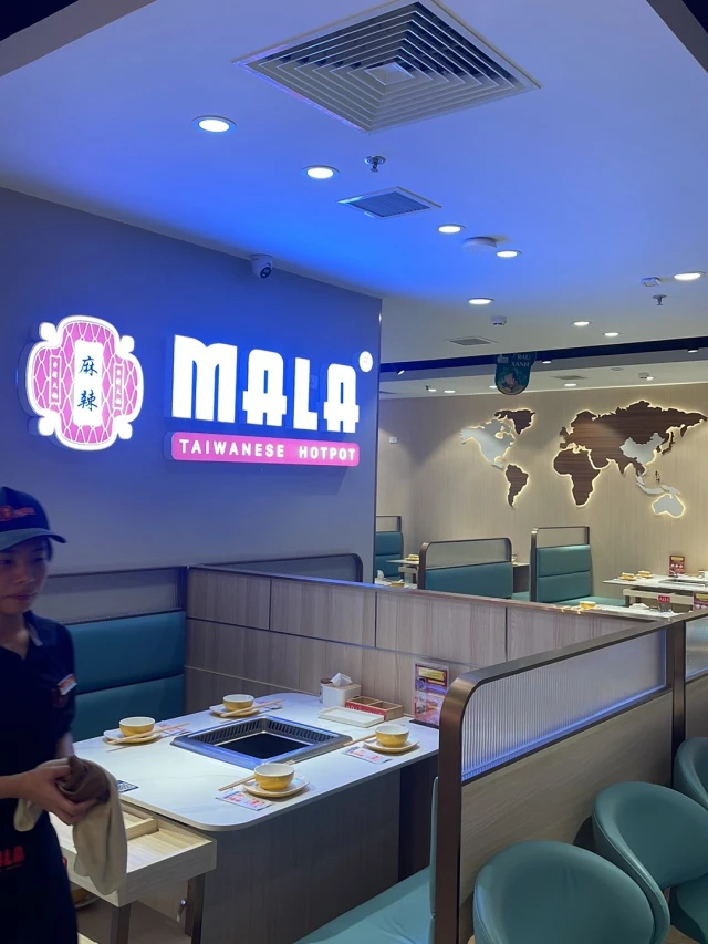 MALA Buffet - Royal City - không gian 6