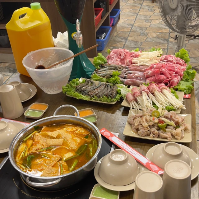 Vica Hotpot - Hồ Tùng Mậu