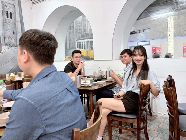 Vica Hotpot - Hồ Tùng Mậu - không gian 4