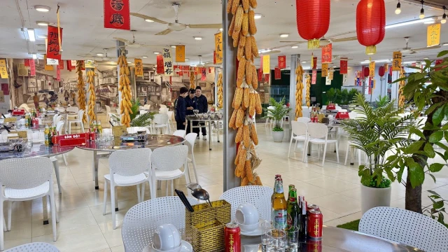 Lẩu Bò Triều Châu Số 1 - Đường Láng - không gian 1