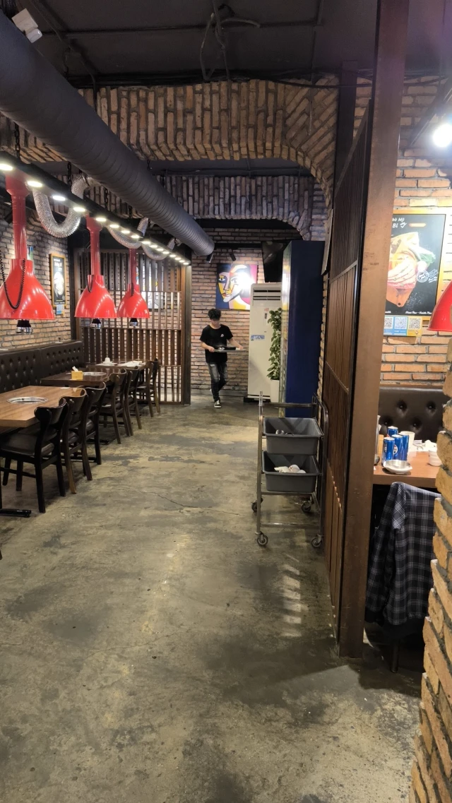 Meat Plus - Giảng Võ - không gian 6