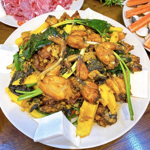 Lẩu Đức Trọc - Nguyễn Văn Tuyết