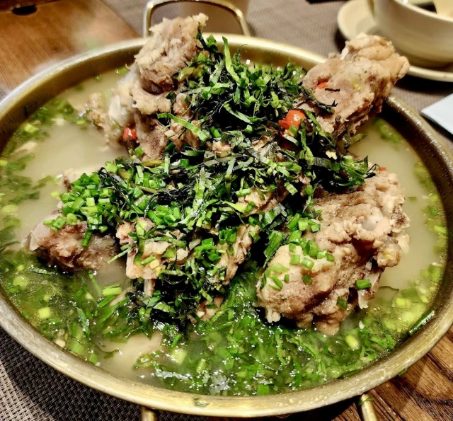 Lạ Quán - Hàng Lược