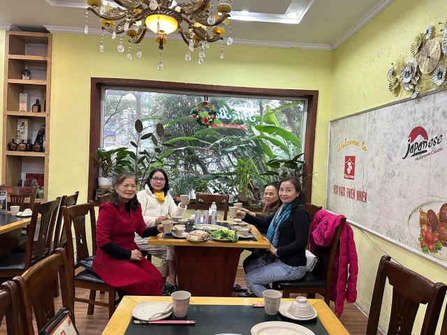 Vua Lẩu Nấm King Mushroom - Hà Đông - không gian 1