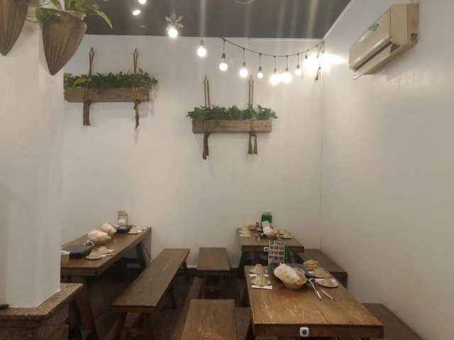Bò Nhúng Dấm 555 - Duy Tân - không gian 1