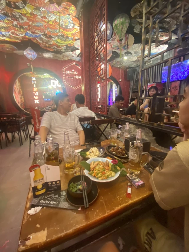 Quán Nhỏ - Nguyễn Khánh Toàn